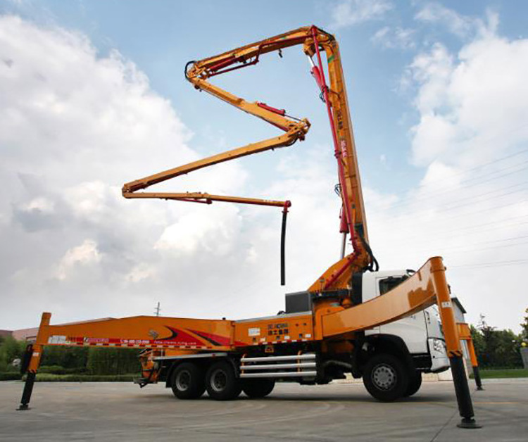 XCMG Official Second Hand 62m Boom Concrete Pump Truck HB62K Price