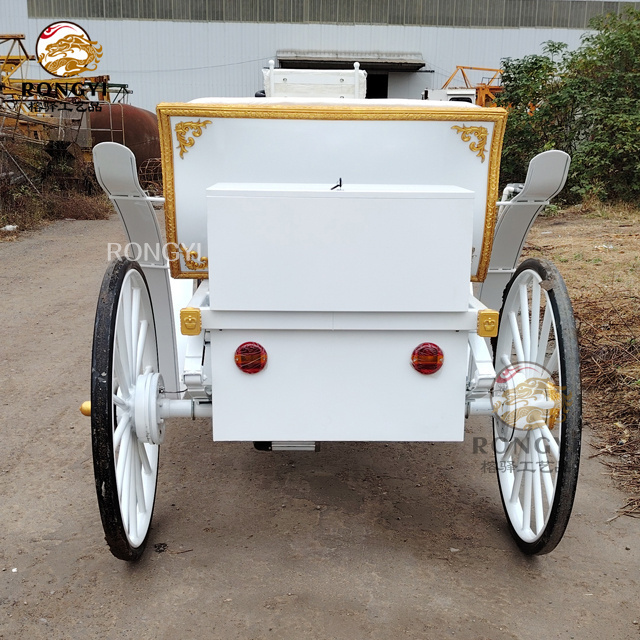 Hot Selling Luxury White Outdoor Leisure Royal  Sightseeing Horse Carriage with 4 Steel Wheels/wedding CINDERELLA horse carriage