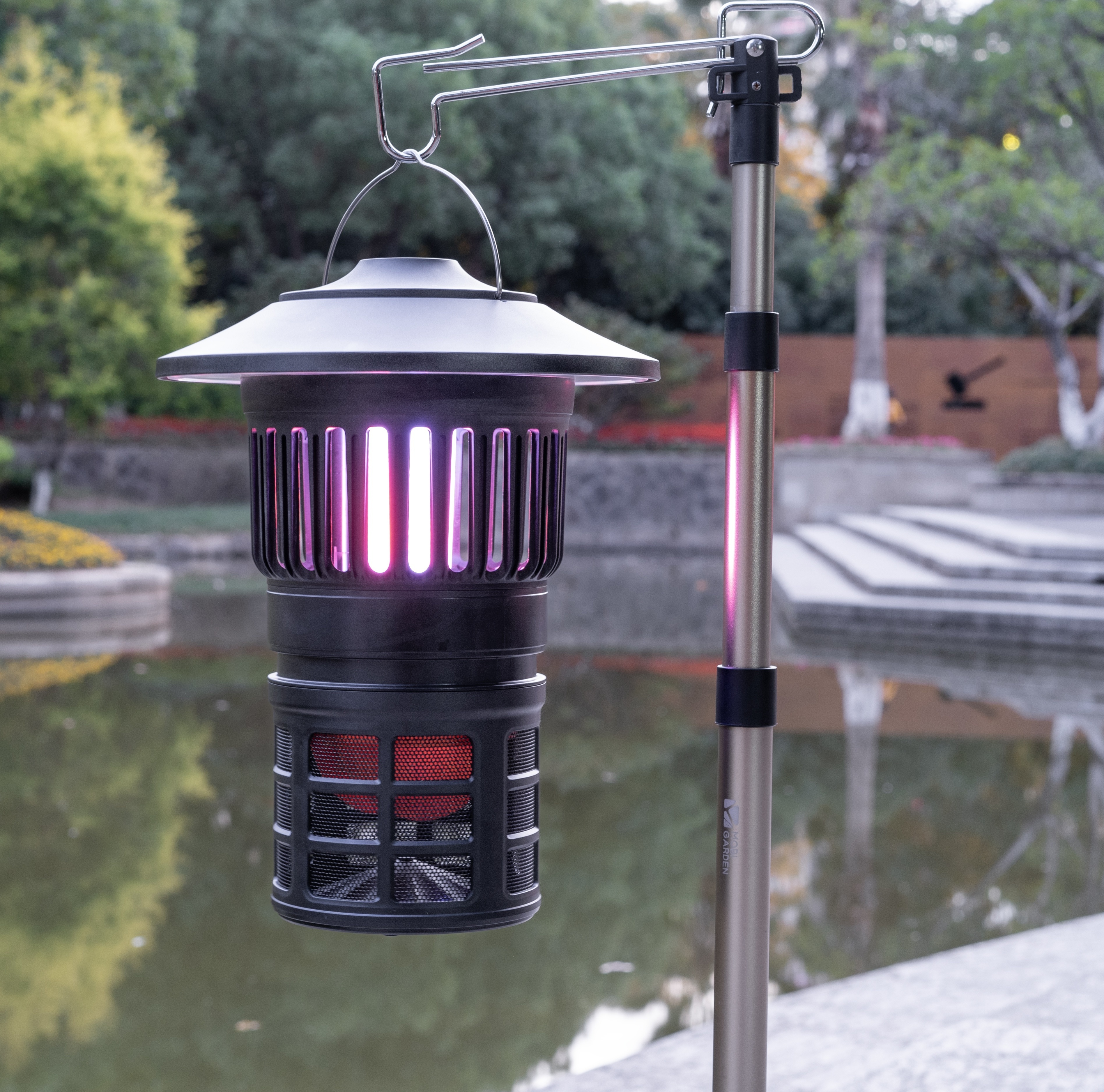 Rechargeable Electric Shock Rainproof Mosquito Trap Lamp Bug Zapper with Flame Light