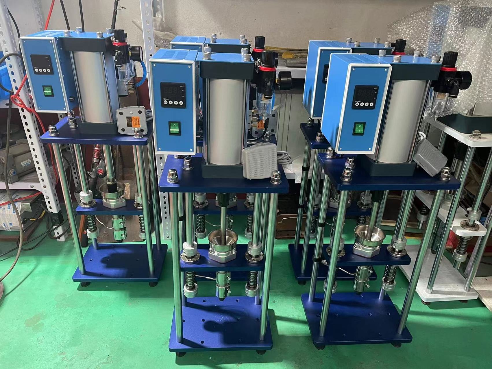 Mini pneumatic injection machine Desktop Vertical Injection Molding Machine, USB Charging Head, Power Switch Plug Plastic Moldin