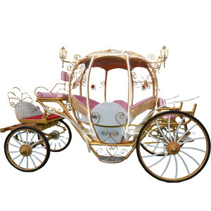 European style pink pumpkin horse carriage Wedding or sightseeing classic horse carriage