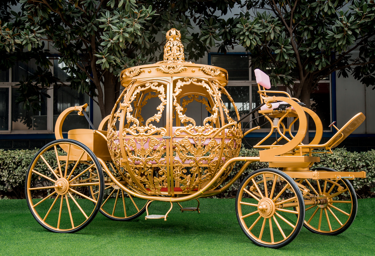 Romantic royal princess pumpkin carriage with four wheels for wedding or sightseeing Cinderella pumpkin carriage