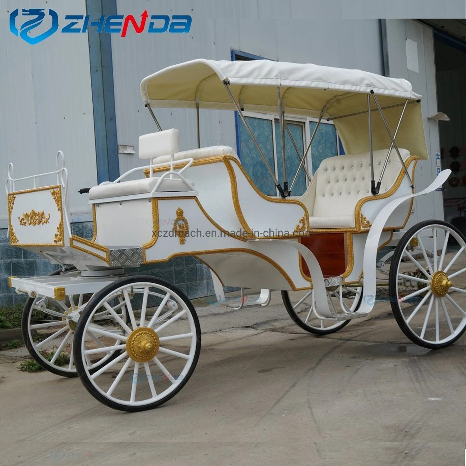 White Cinderella Luxury Wedding Carriage / Electric Sightseeing Carriage / Horse Drawn Carriage For Sale