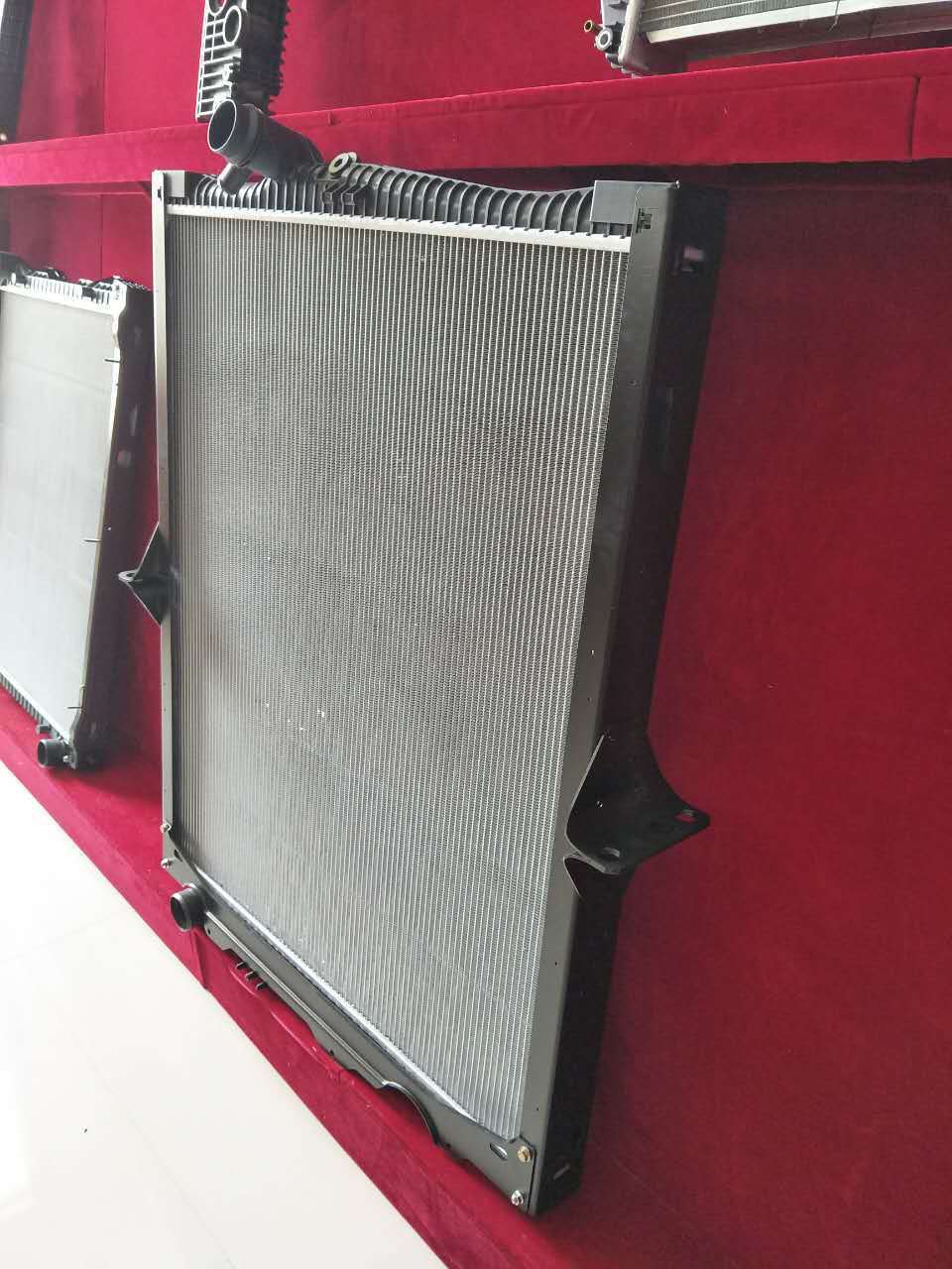 Car Radiator Suitable for VOLVO truck 2003-2014