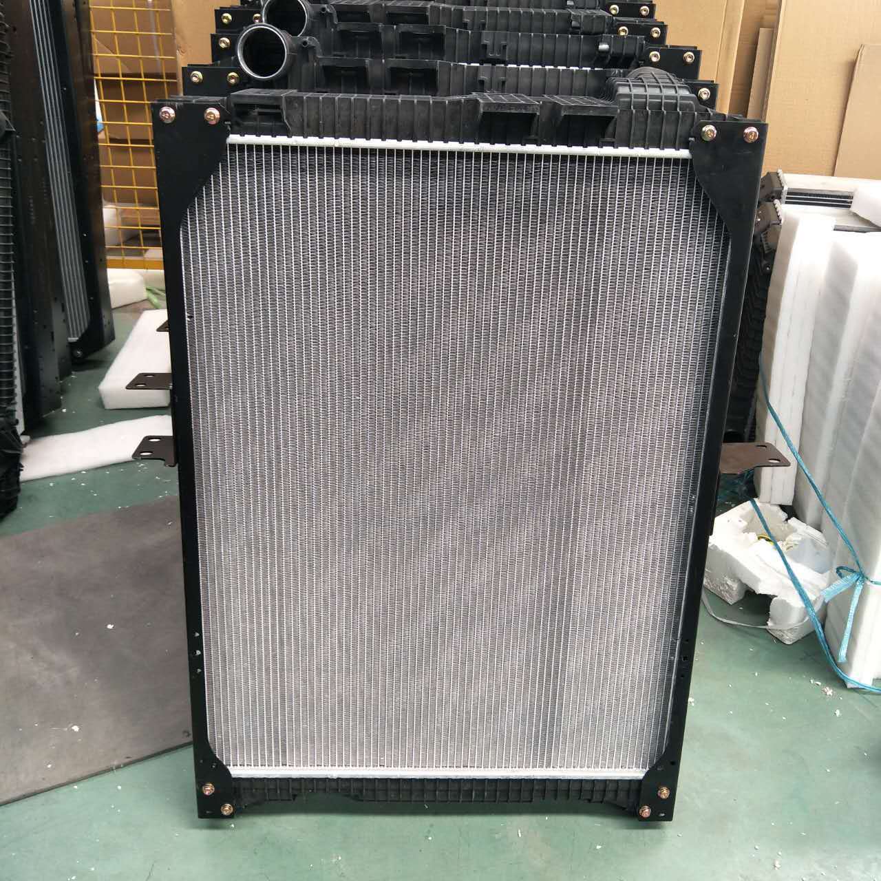 truck radiator for freightliner/international/kenworth/mark/benz/scania/man/volvo heavy duty manufacture