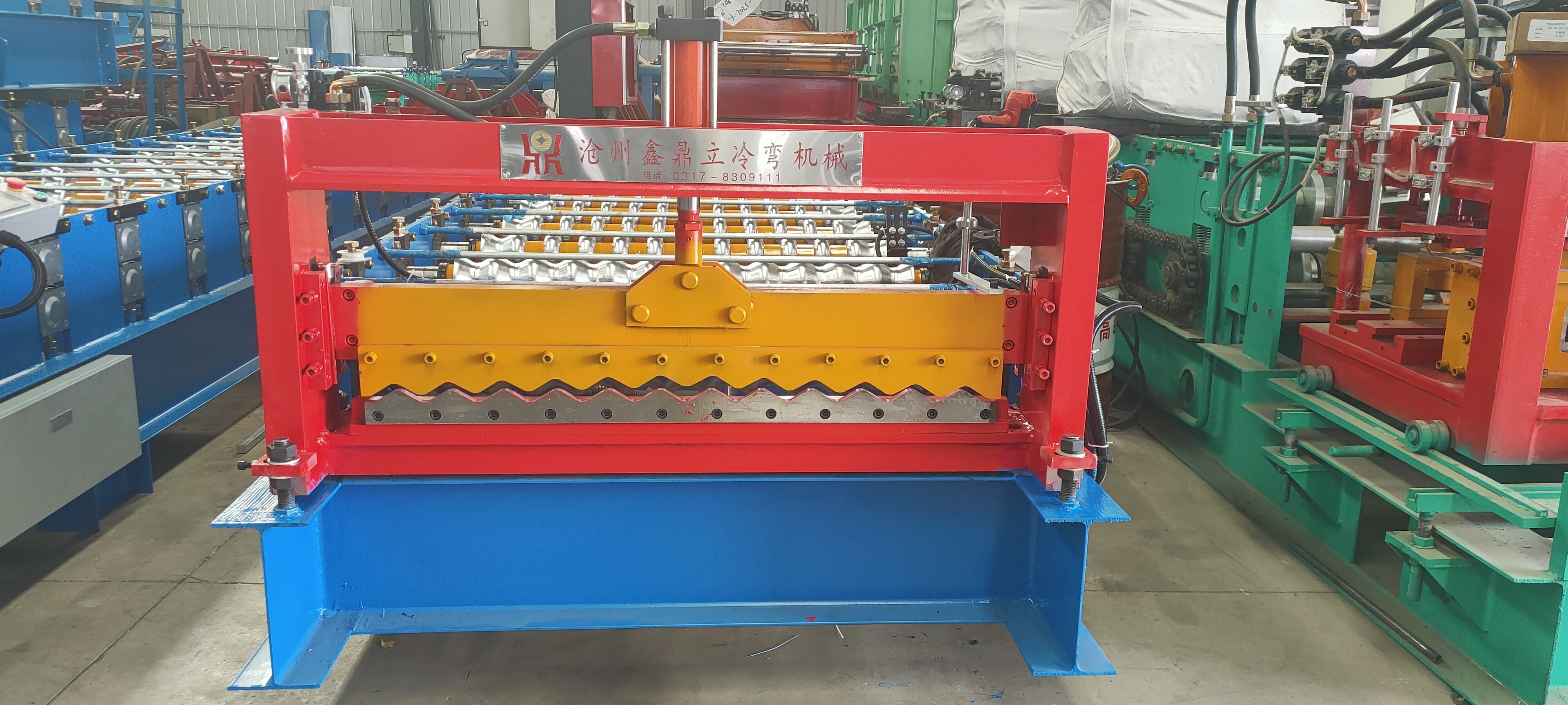 Corrugated roof sheet making cold roll forming machine for sale