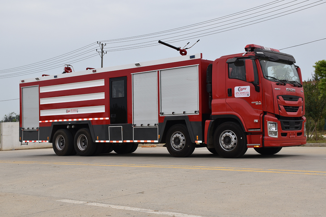 XDR Isuzu 8x4 water foam powder tank fire fighting truck