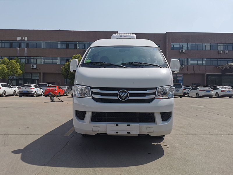 China supplier Hot sale light duty 5 ton 2000KGS freezer van refrigerated truck