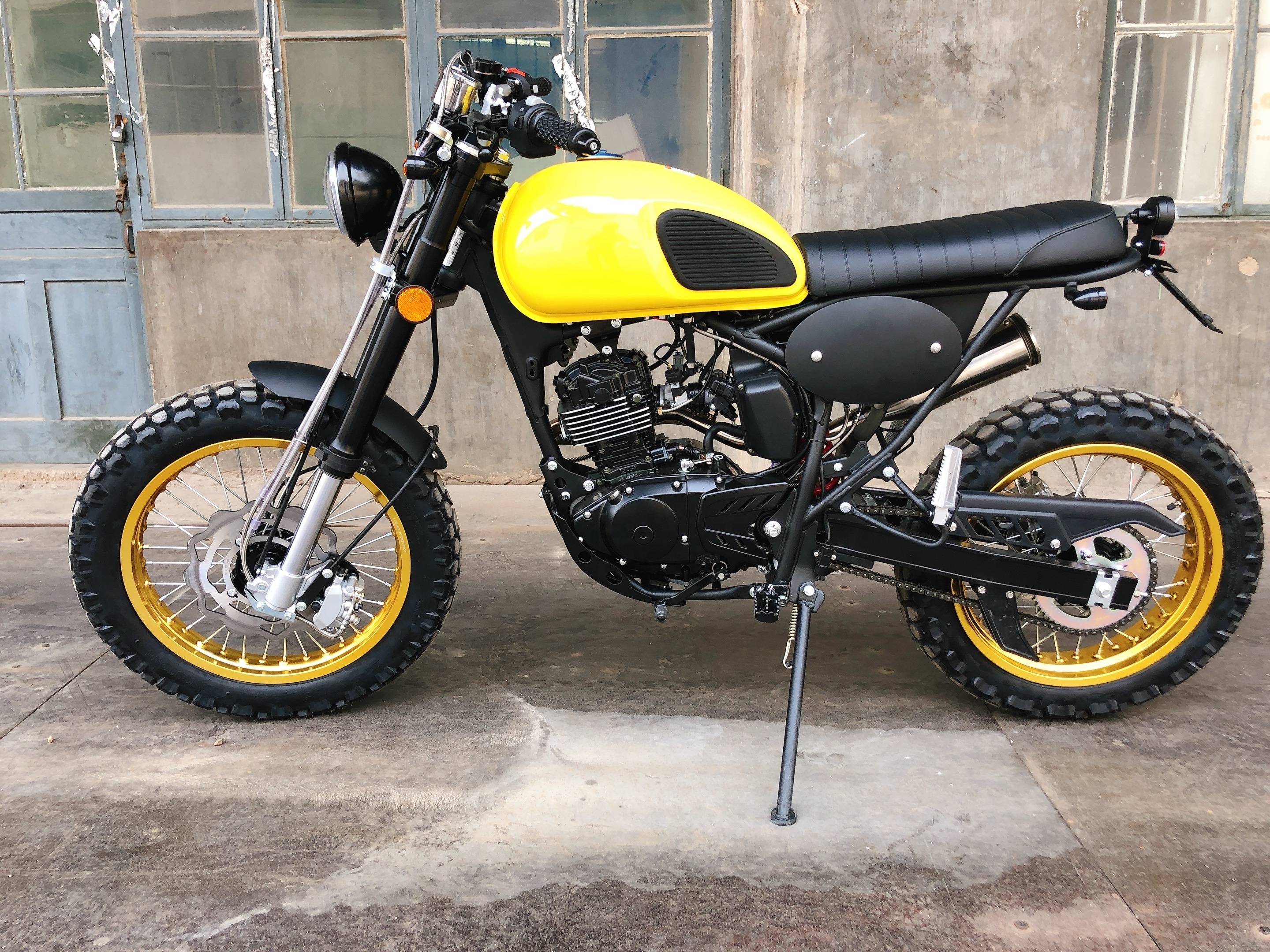 125cc tracker motorcycle with Euro 4/5