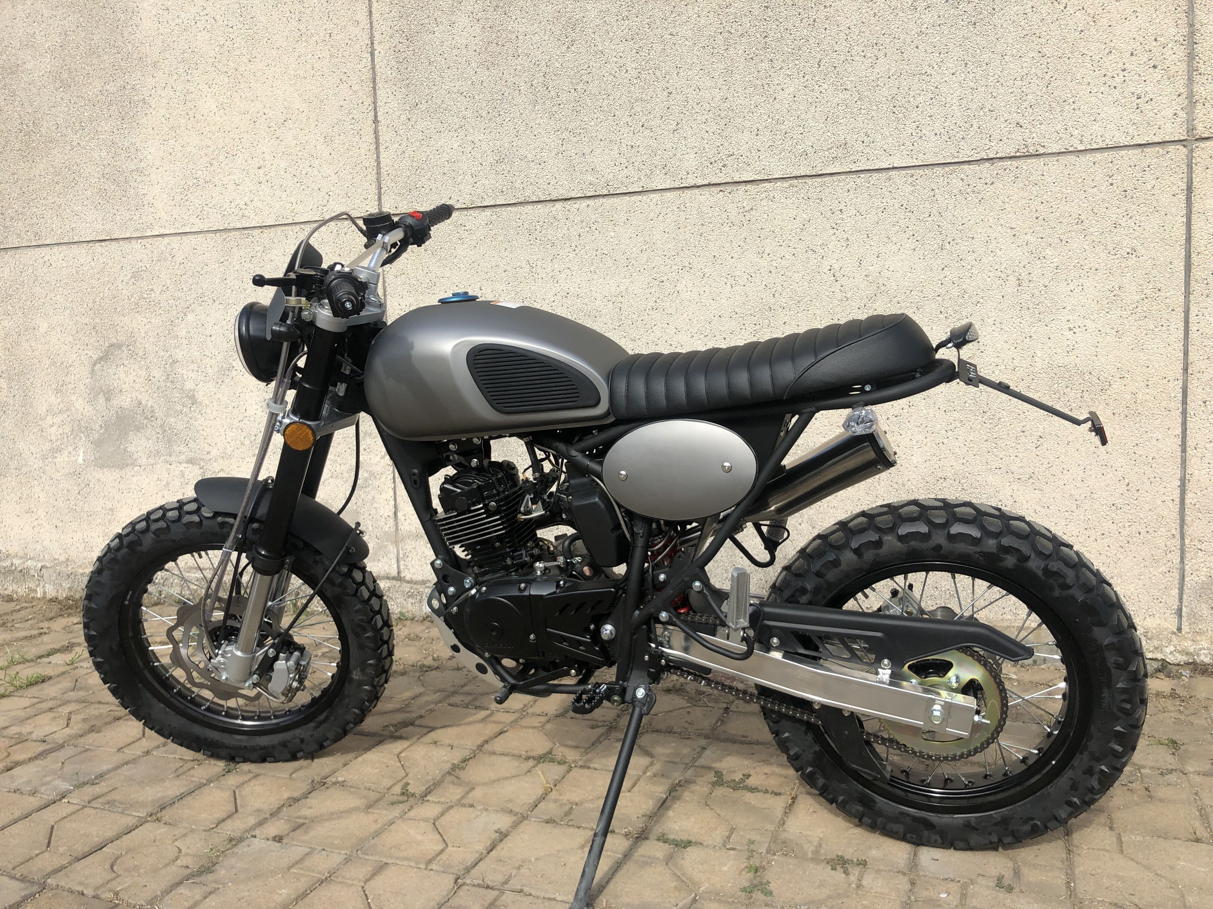 Scrambler 125cc Euro 4 motorcycle petrol motorbike retro style, Classic