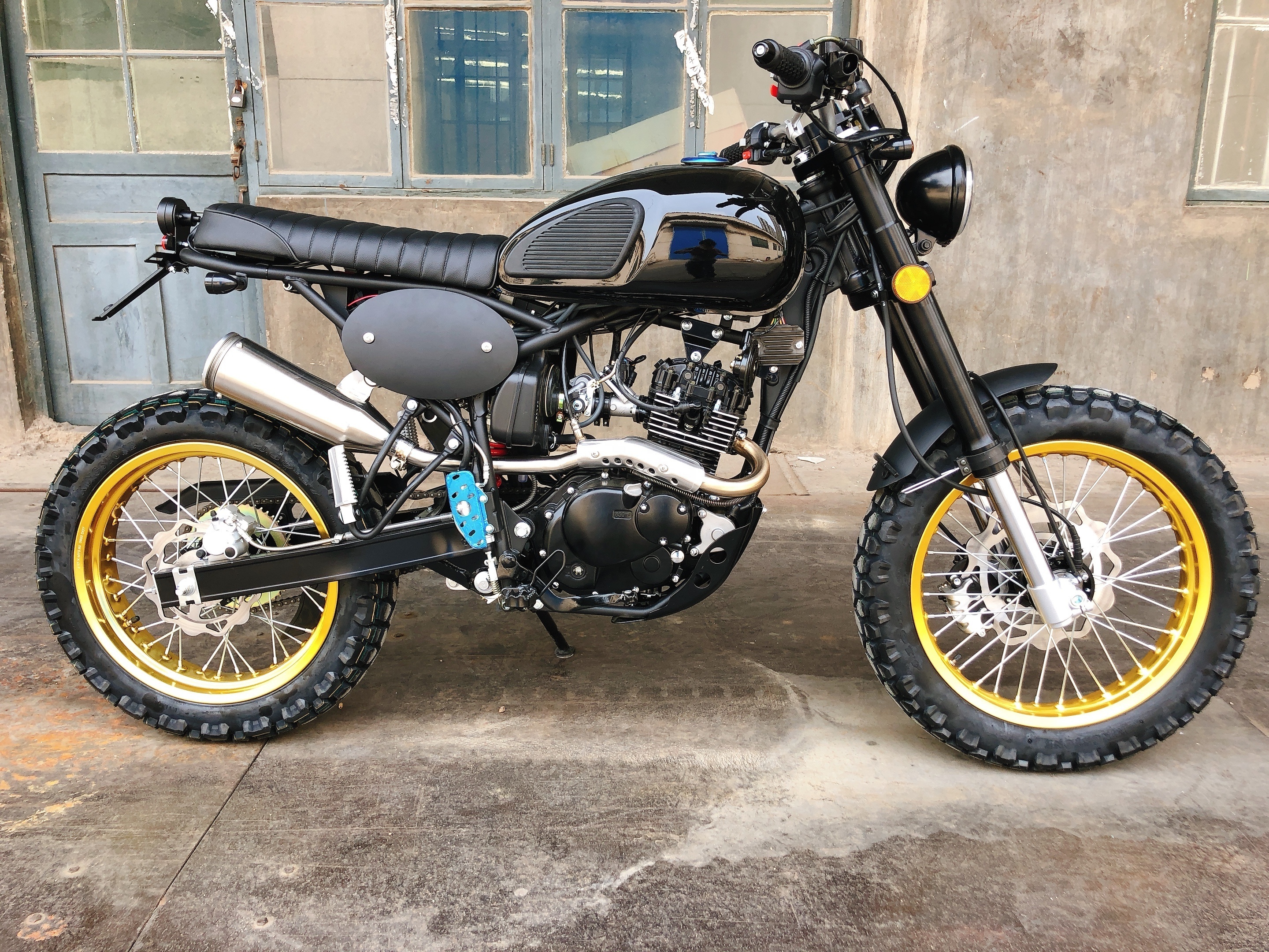 125cc tracker motorcycle with Euro 4/5