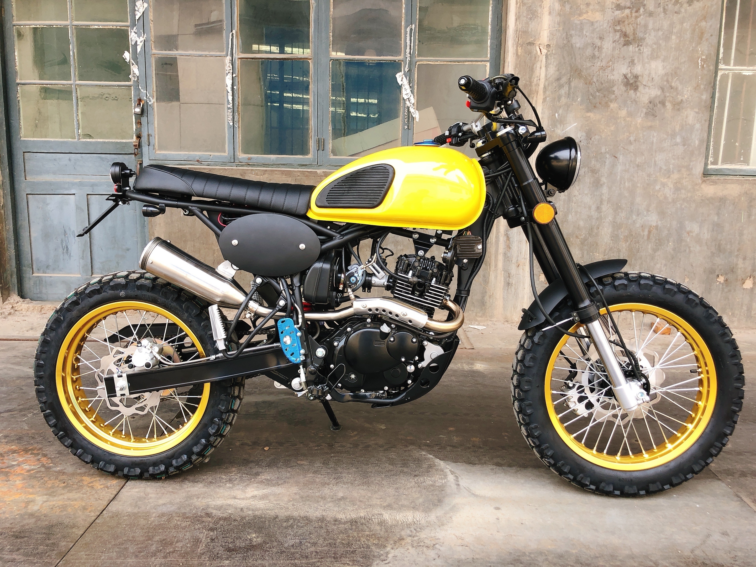 125cc tracker motorcycle with Euro 4/5