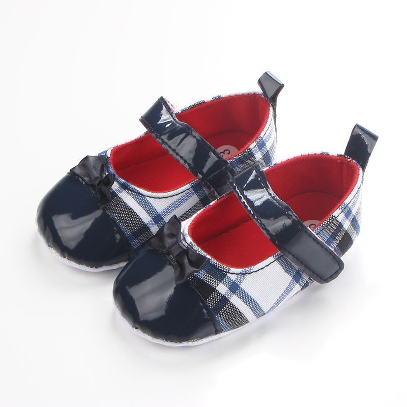 New arrival beautiful lattice 1 dollar shoes leather baby girl shoes in bulk