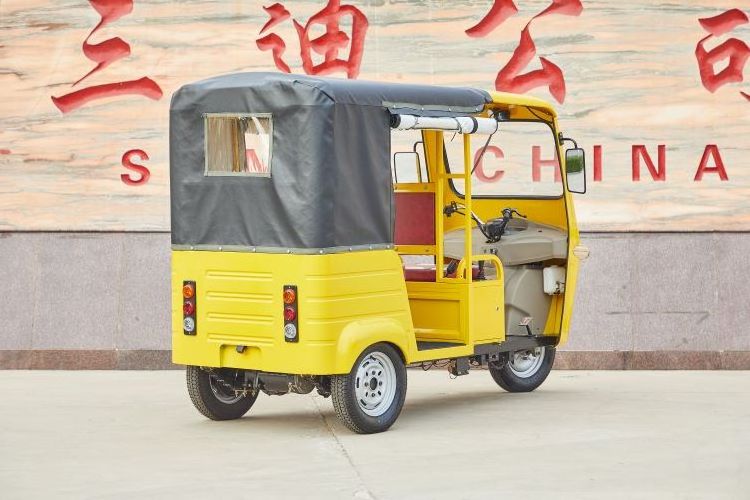 Hot Sale Big Power 60V Electric Pedicab Tricycle Battery Operated Rickshaw Direct Supplier  for Passenger CKD/SKD/CBU