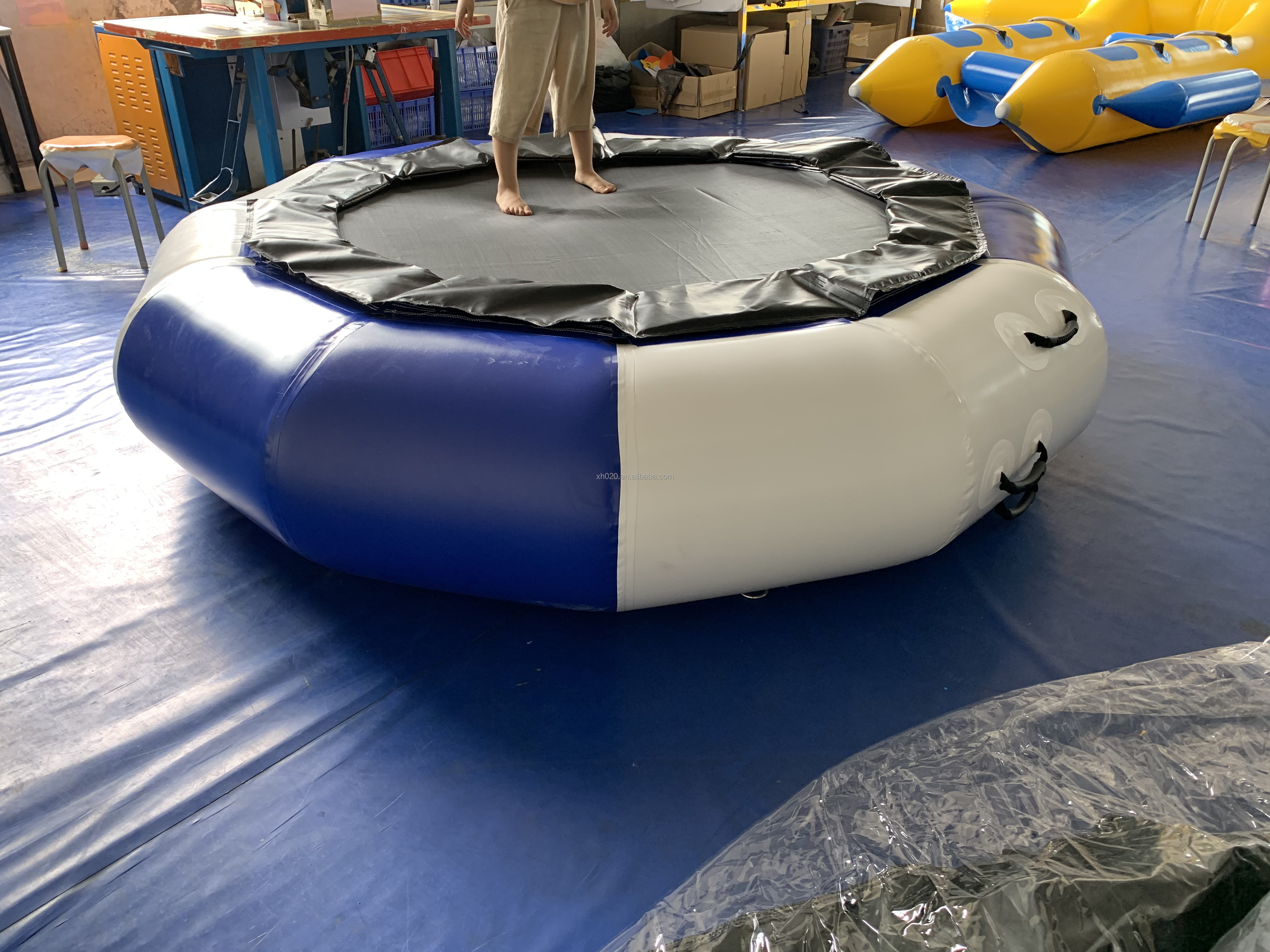 Popular Sport Games Inflatable Floating Water Jumping Bed Water Park Equipment Inflatable Water Trampoline