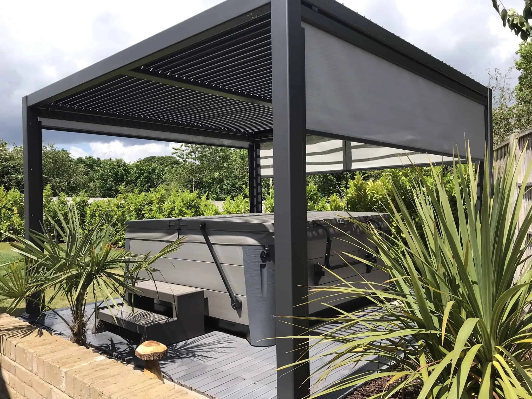 Wholesale High Quality Luxury Modern Motorized Sunshade Waterproof Outdoor gazebo Opening Louvred Roof Aluminum Pergola