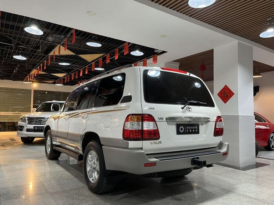 Used Toyota Land Cruiser 2005 4.7L VX-R Automatic Well-maintained Mid-Size SUV Used Vehicles from Japan