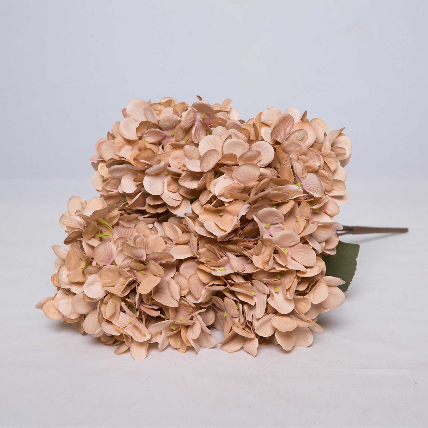 96 hydrangeas with wilting feeling in autumn hydrangea flower bouquet for wedding decor table runner