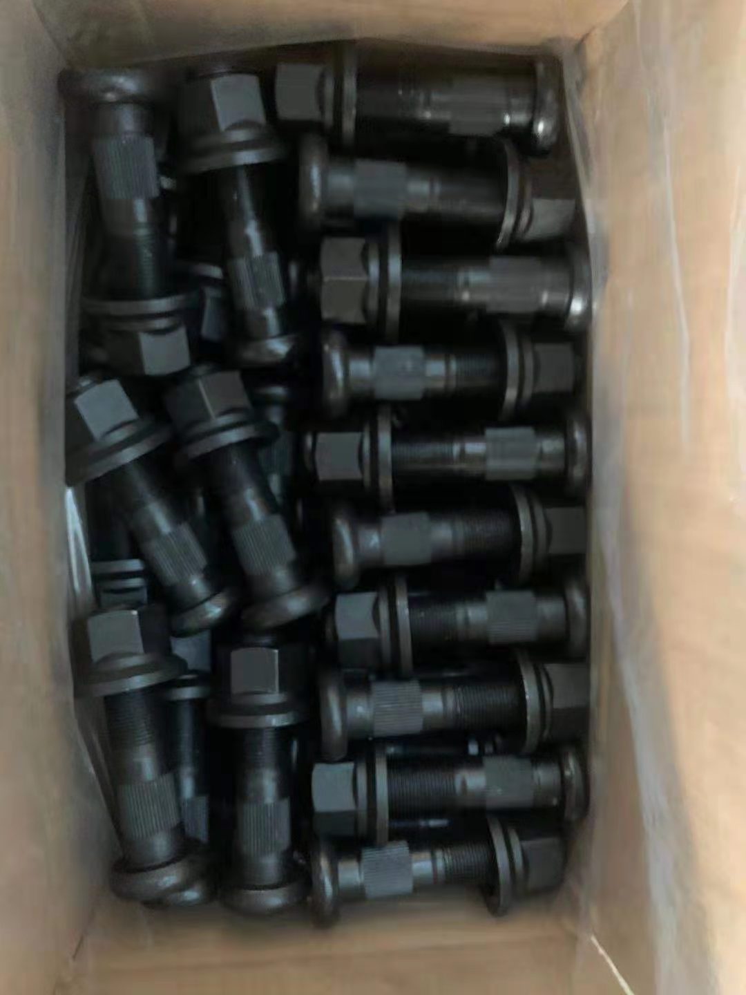 Factory Supply Semi Trailer Truck Parts M22 Wheel Hub Bolt Truck Bolts And Nuts for Volvo Truck