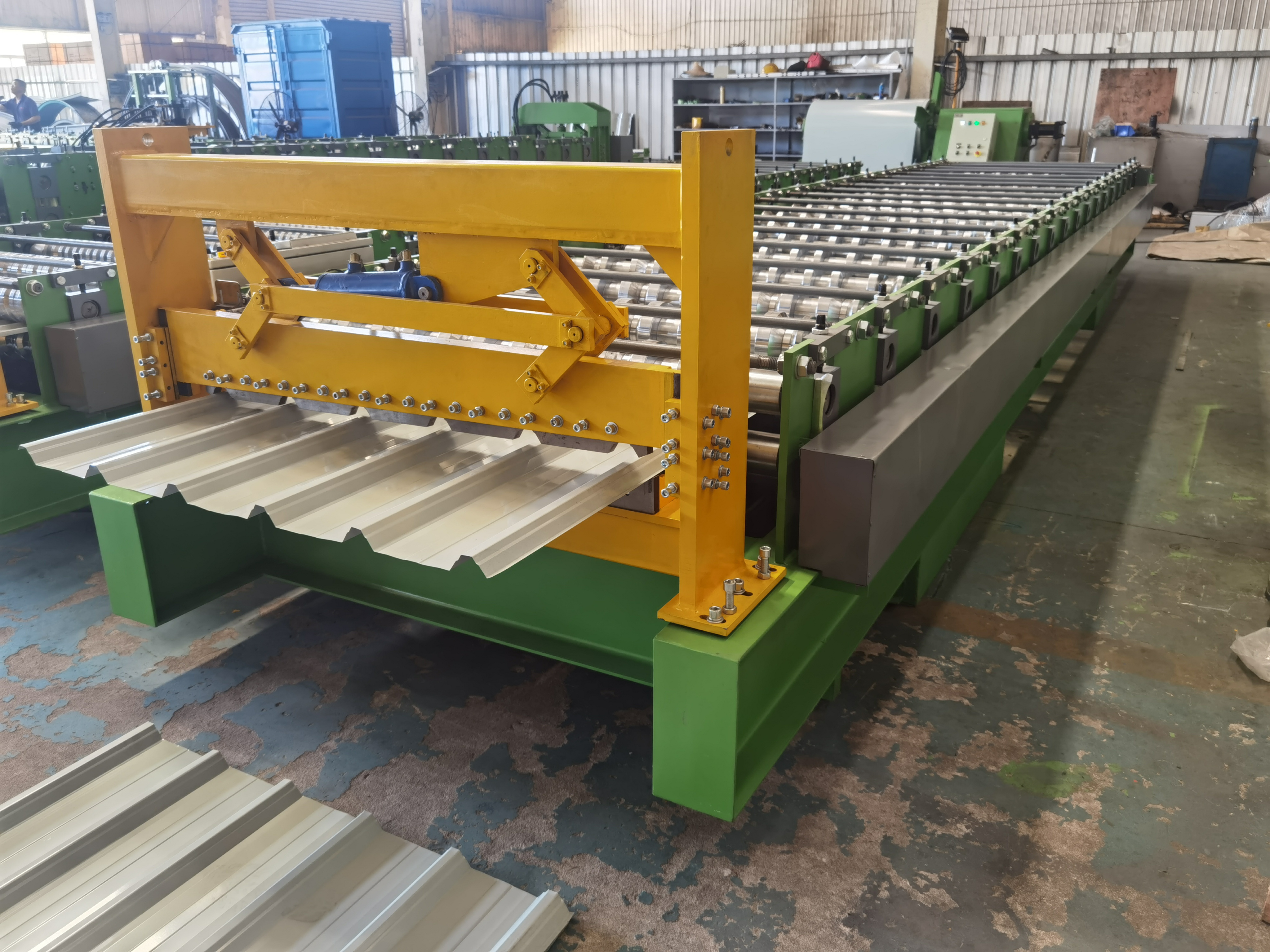 China Trapezoid Sheet Rib Profile Roofing Roll Forming Machine Manufacturers South Africa