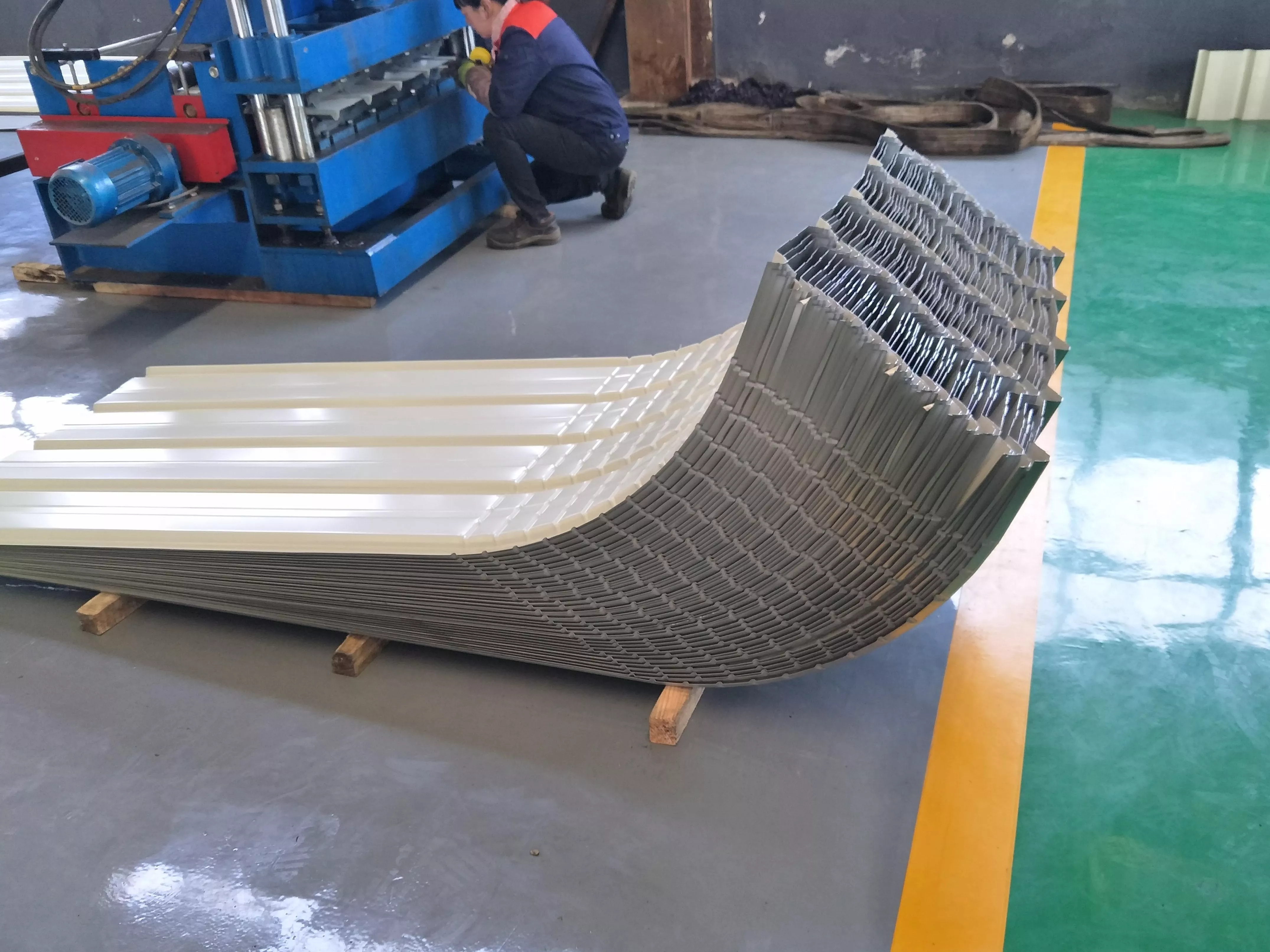 curving roofing sheet roll forming machine