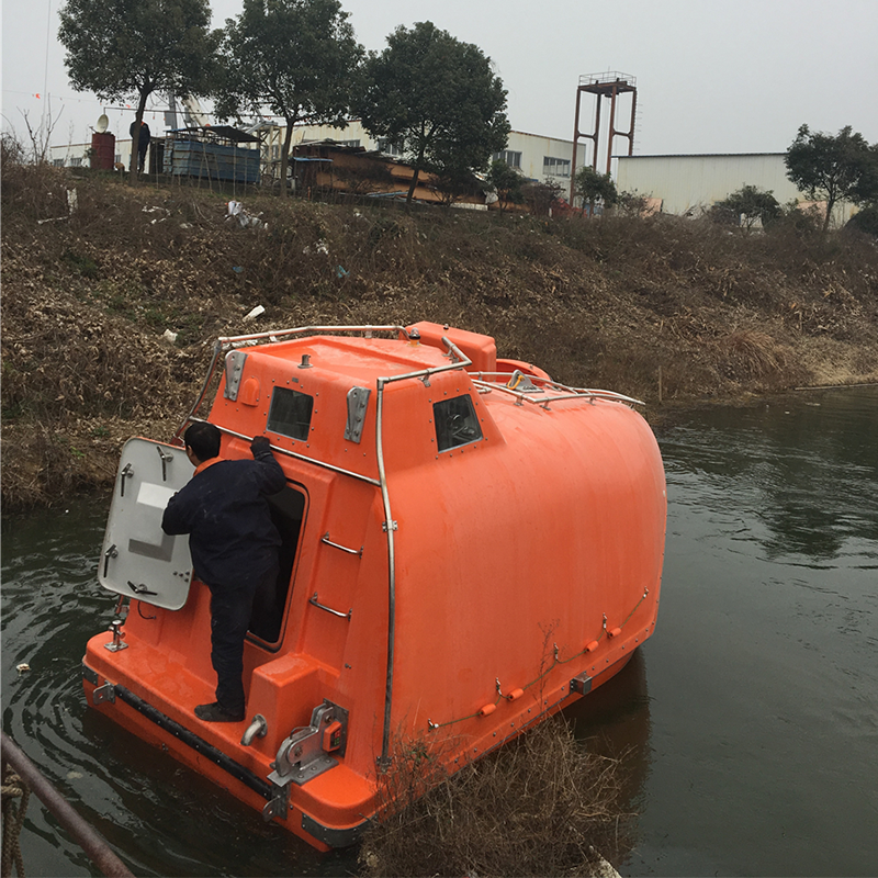 Totally Enclosed Lifeboat Free Fall Lifeboat Diesel Engine   Davit  simulated launching