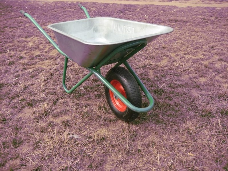 Heavy Duty Construction Wheelbarrow WB6418 For Russian Market