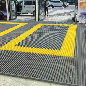 Removable Interlocking Plastic Garage Flooring 400*400*20mm PP PVC Garage Floor Tiles For Warehouse Showroom Car Detailing Shop