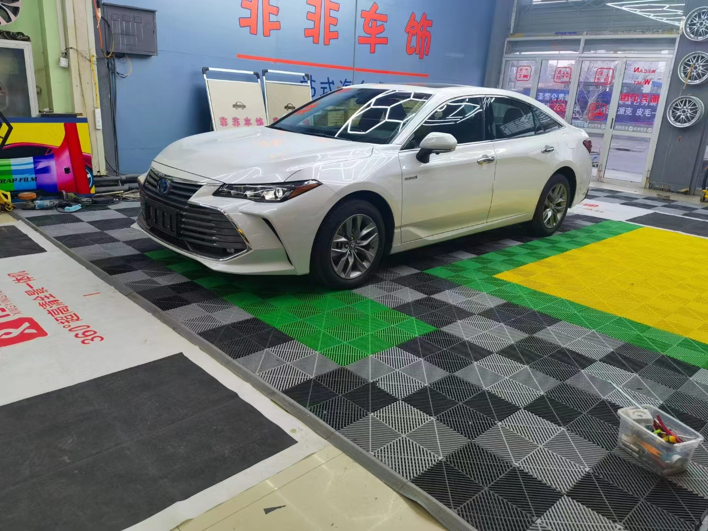 Gym Use 400*400mm PVC Interlocking Garage Floor Tiles / Car Repair Shop / Workshop Vinyl Interlock Plastic Flooring