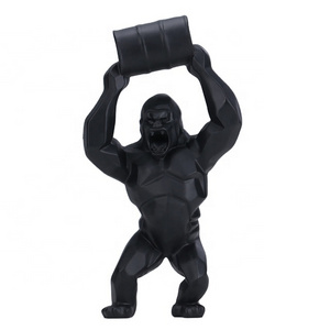 The new gorilla resin decoration can be customized in various colors and sizes painted bucket gorilla sculpture decoration