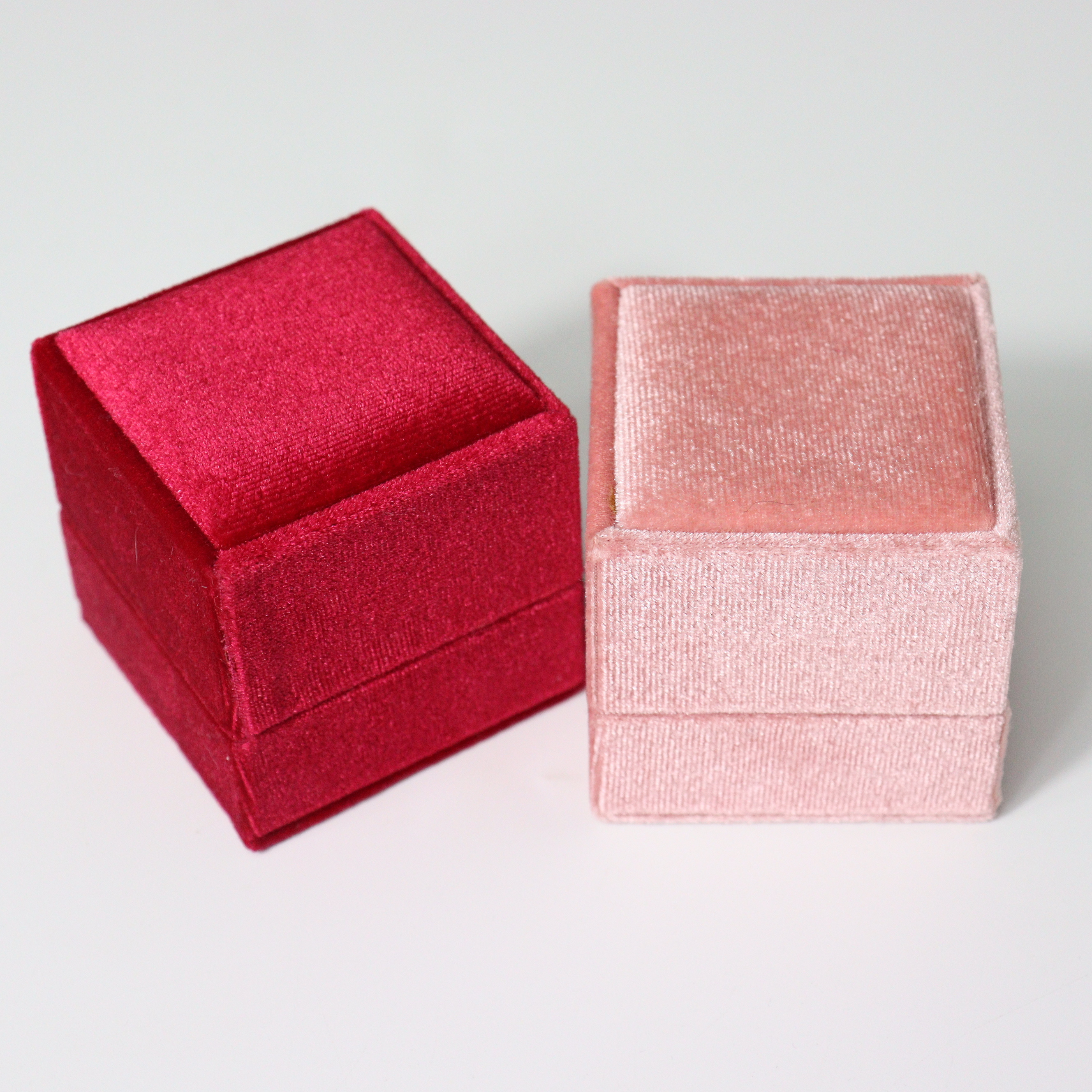 Wholesale square velvet jewelry custom wedding ring box packing mini boxing ring