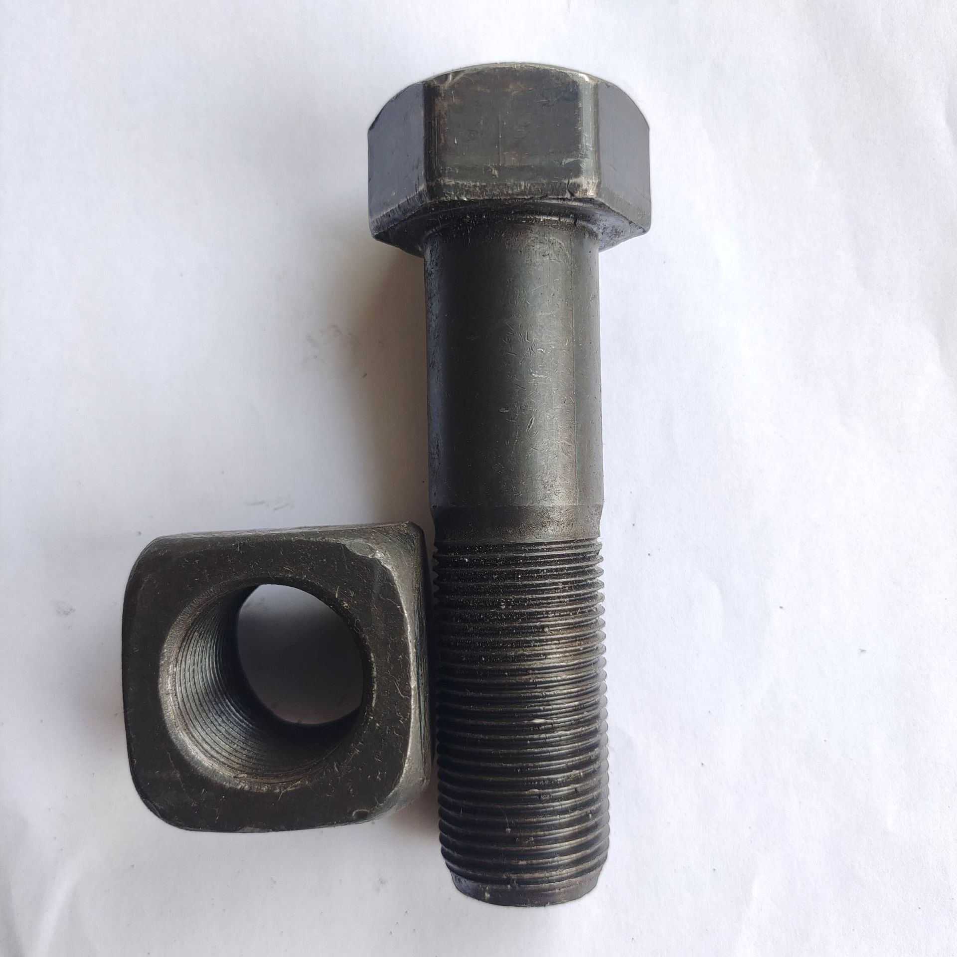 High-strength chain anti-loose screw Excavator 12.9-level chain plate screw nut track shoe screw bolt