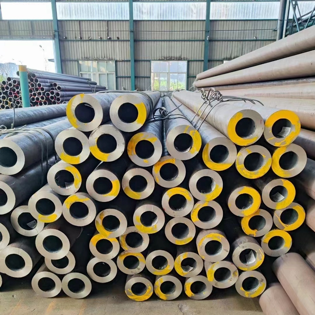 High Precision SA106 SA333 SA53 ASTM A235 Low Carbon Seamless Steel Pipes 6m Length Bending Cutting Services Chemical