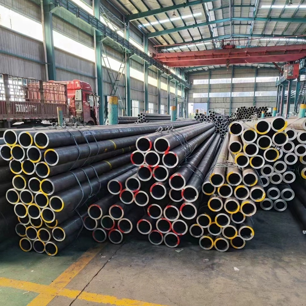 High Precision SA106 SA333 SA53 ASTM A235 Low Carbon Seamless Steel Pipes 6m Length Bending Cutting Services Chemical