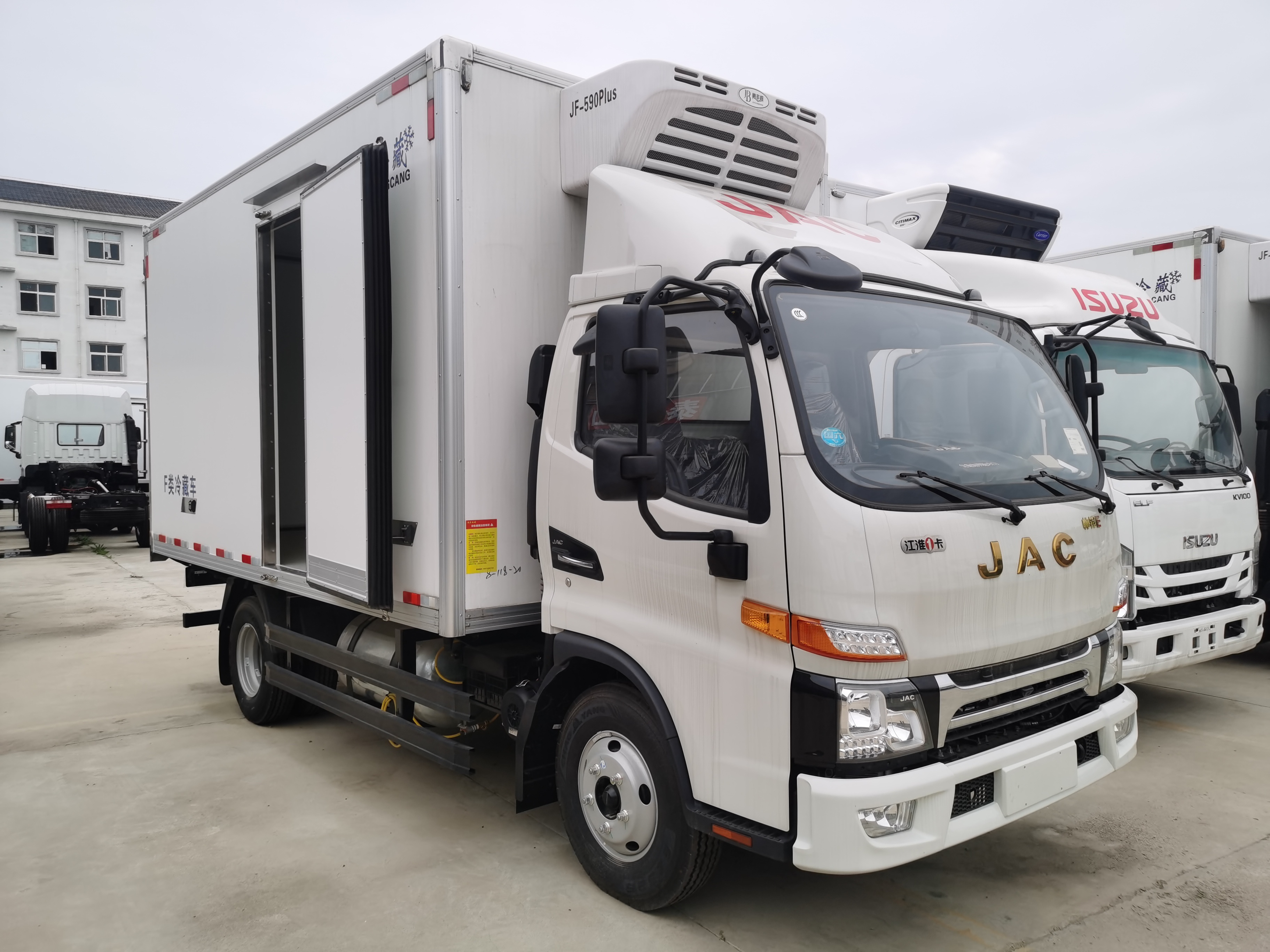 Jac New or Used Automatic 4x2 6-Wheel Small Refrigerator Truck Freezer Truck Refrigerated Container Truck for Sale