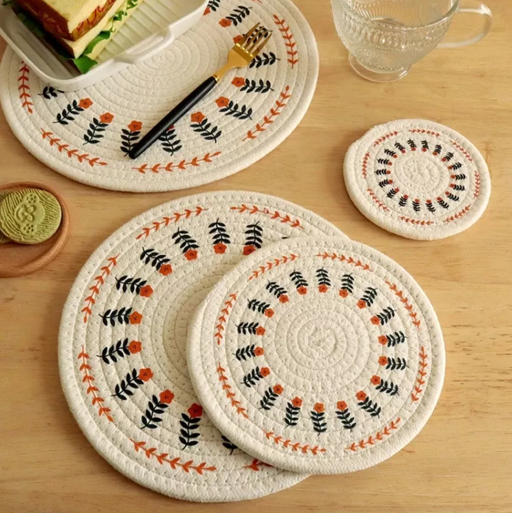 XIAOAO Kitchen Set of 4 Woven Placemats Cotton Table Placemats Rattan Chargers for Dining Tables Round Woven Placemats