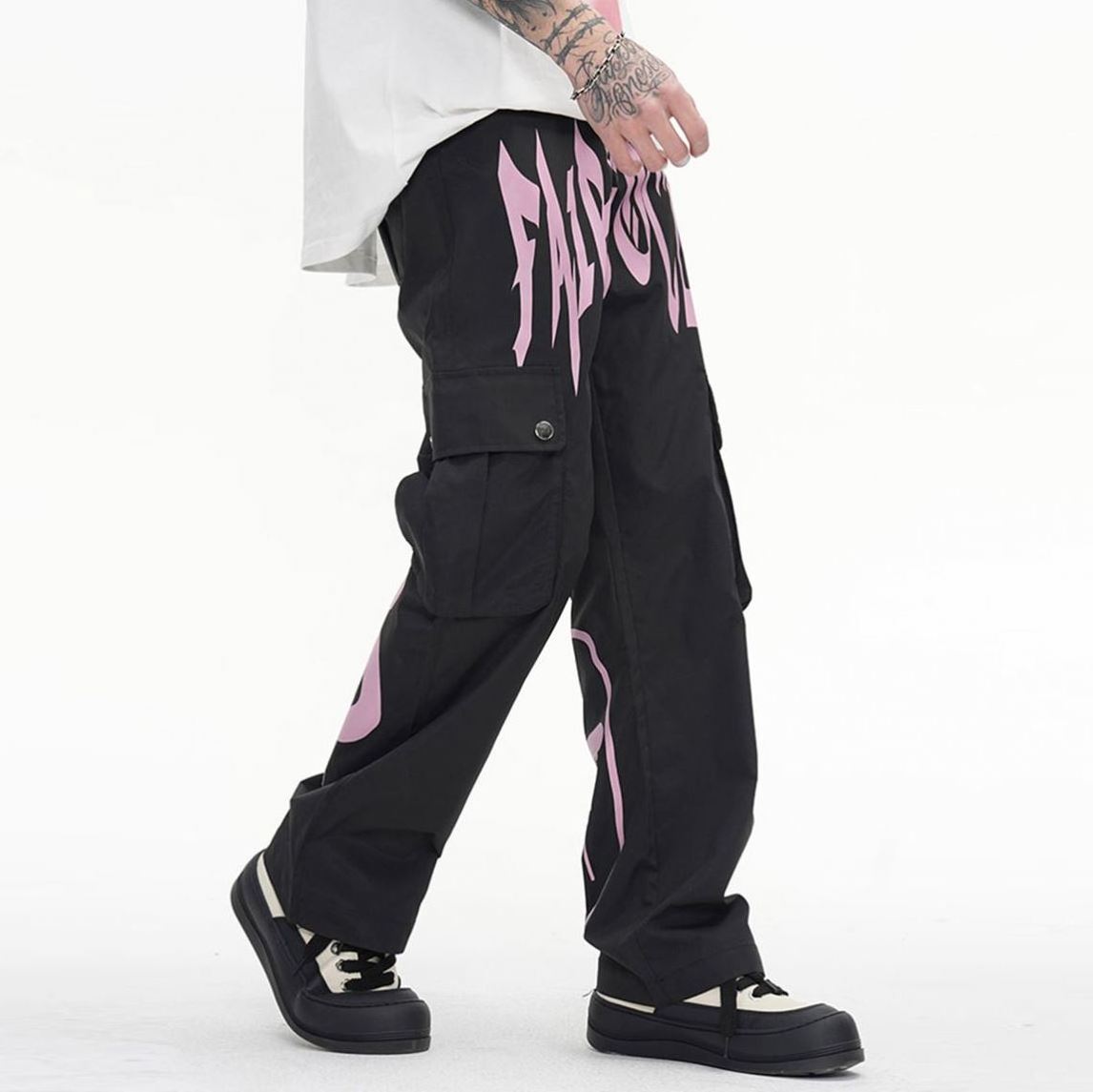 Custom Fashion Streetwear Cargo Sweatpants With Side Pockets OEM Outdoor Plain Black Polyester Baggy Men Cargo Pants