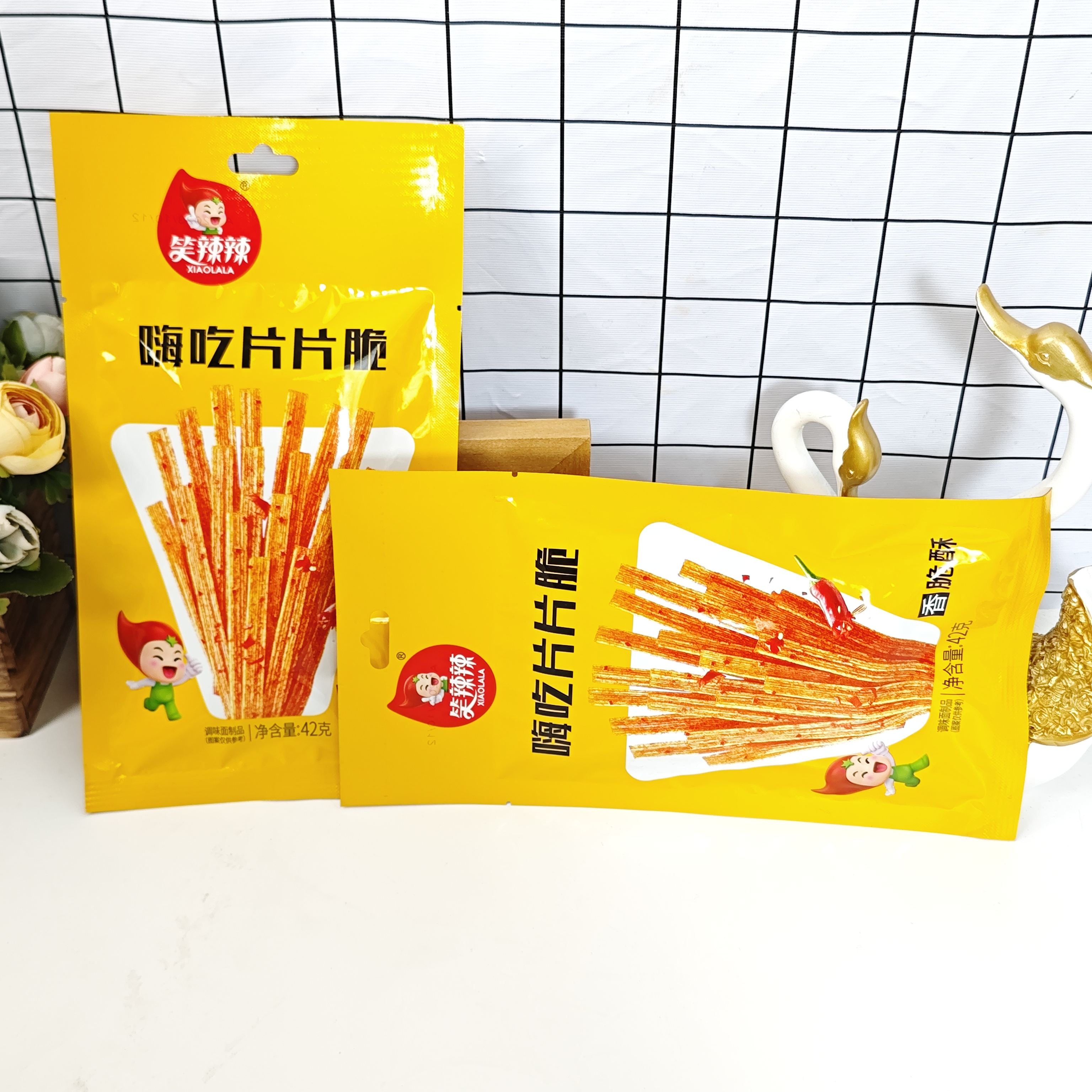 hot sale Chinese Spicy Snacks 42g various flavors big crispy stick gluten food spicy strips latiao