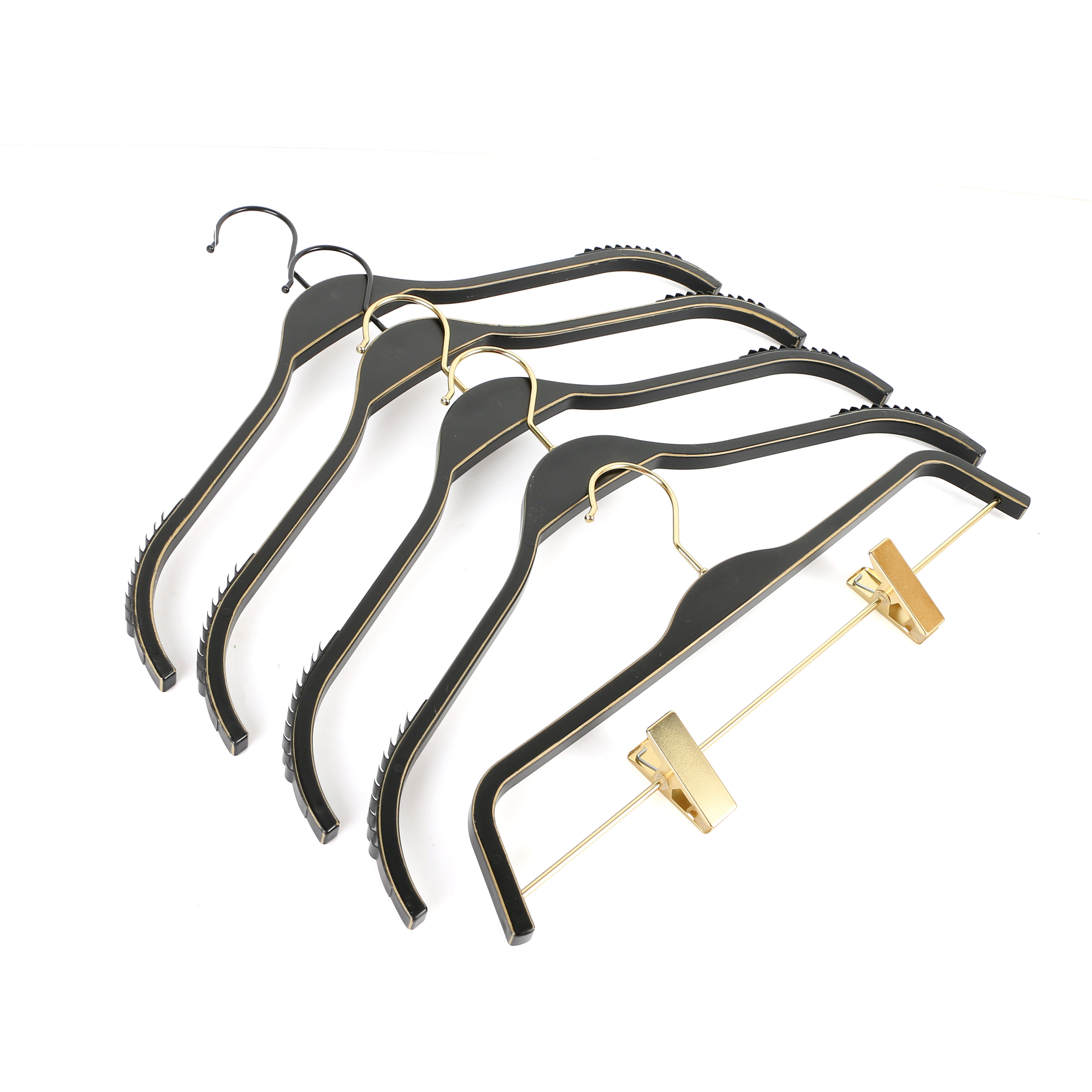 High-End Non-Slip ZARA Style Plastic Coat Rack Hangers Black Gold Trim Custom Logo Space-Saving Wardrobe Bathroom Clothes Rack