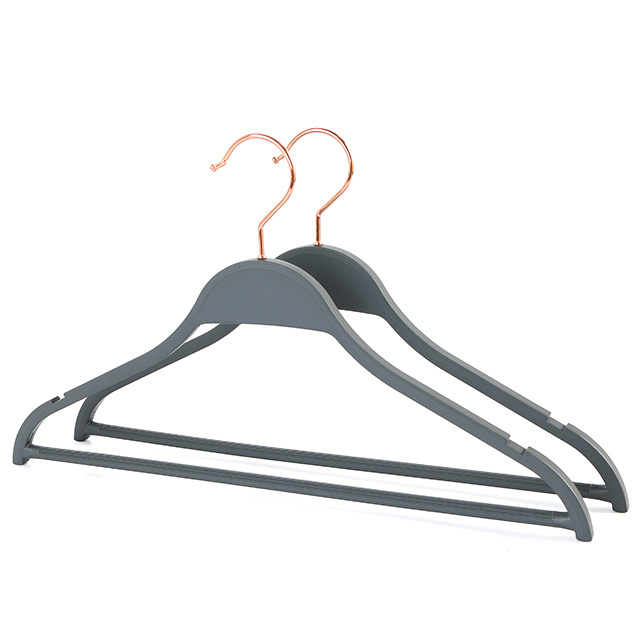 Hot Selling Zara Style Plastic Hanger Plastic Clothes Hangers with Non-slip Bar