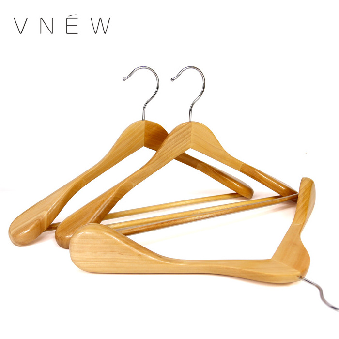 2019 Custom Wide Shoulder Suit Coat Jacket Wooden Clothes Hangers for Garment Hangers