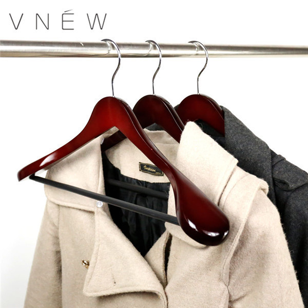 2019 Custom Wide Shoulder Suit Coat Jacket Wooden Clothes Hangers for Garment Hangers