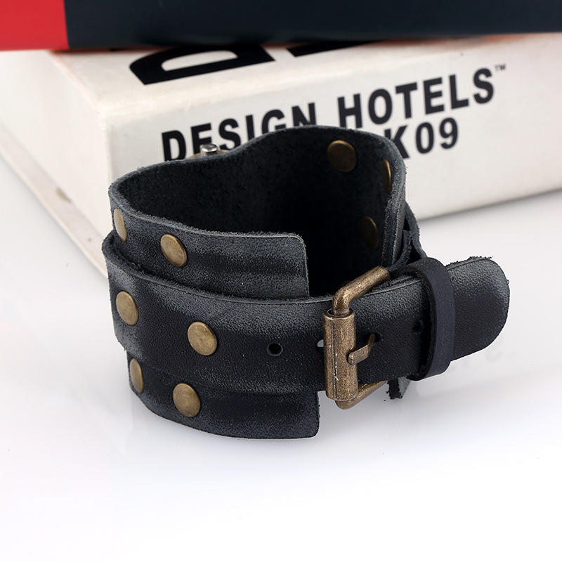 Hot Sale Retro Luxury Stylish New Style Punk Rock Brown Big Wide Leather Bracelet Cuff Men Watch Cool Man Wrist