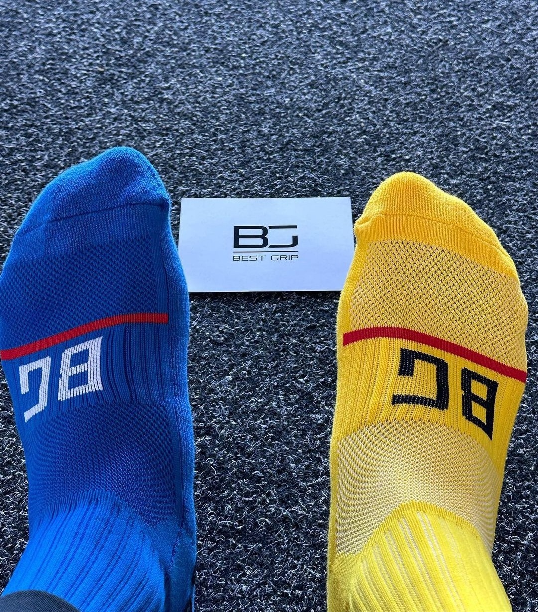 high quality wholesale custom anti-slip socks with custom logo for sports from socks factory