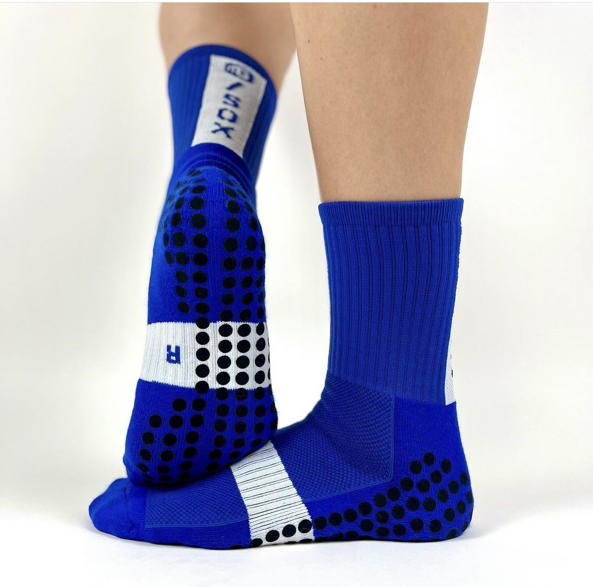 High quality grip sticky sole anti slip cotton football calcetines soccer terry custom socks