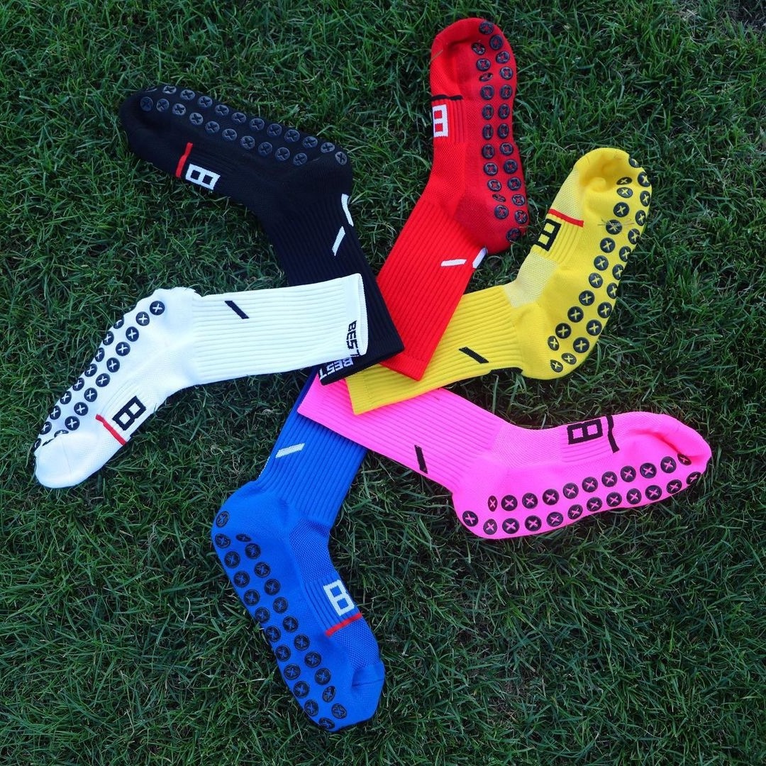 high quality wholesale custom anti-slip socks with custom logo for sports from socks factory