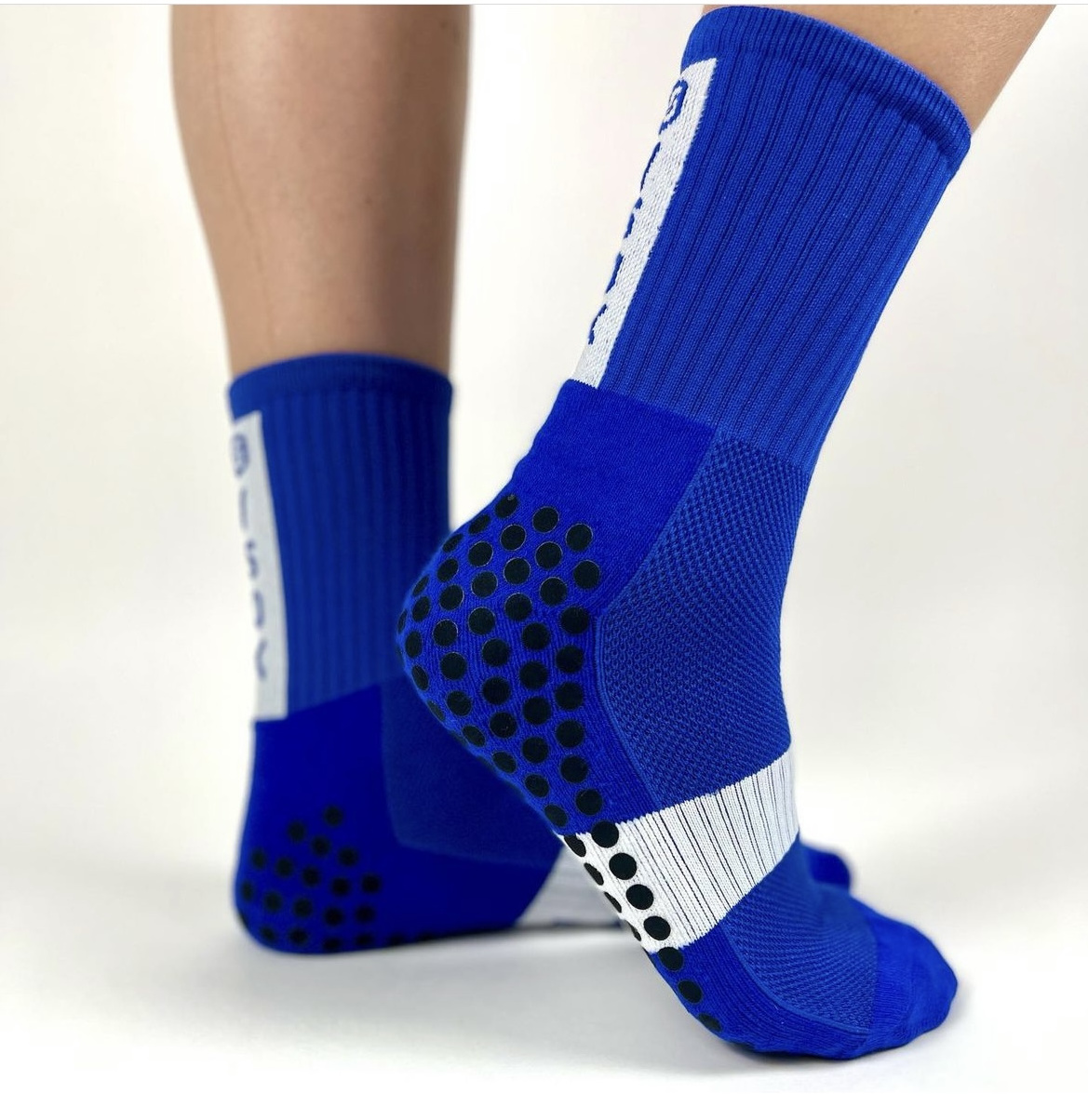 High quality grip sticky sole anti slip cotton football calcetines soccer terry custom socks