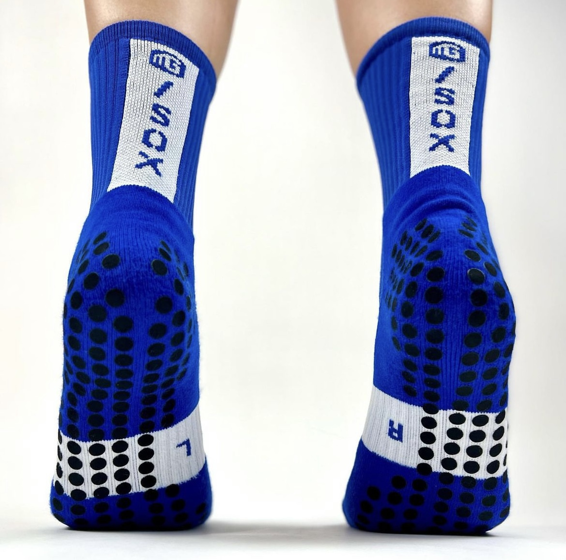 High quality grip sticky sole anti slip cotton football calcetines soccer terry custom socks