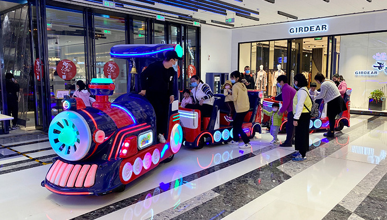 Custom Shopping Mall Big Electric Train Amusement Park Rides Electric Ride On Train