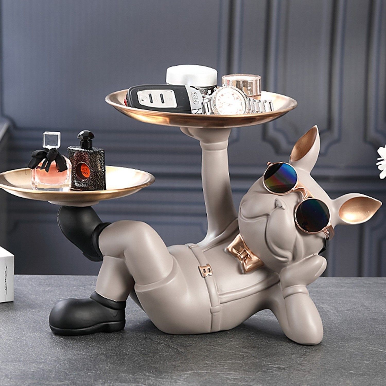 2024 new products French Bulldog Butler Statue with Double Trays for Keys Holder Cool Dog with Glasses Animal Resin Sculpture